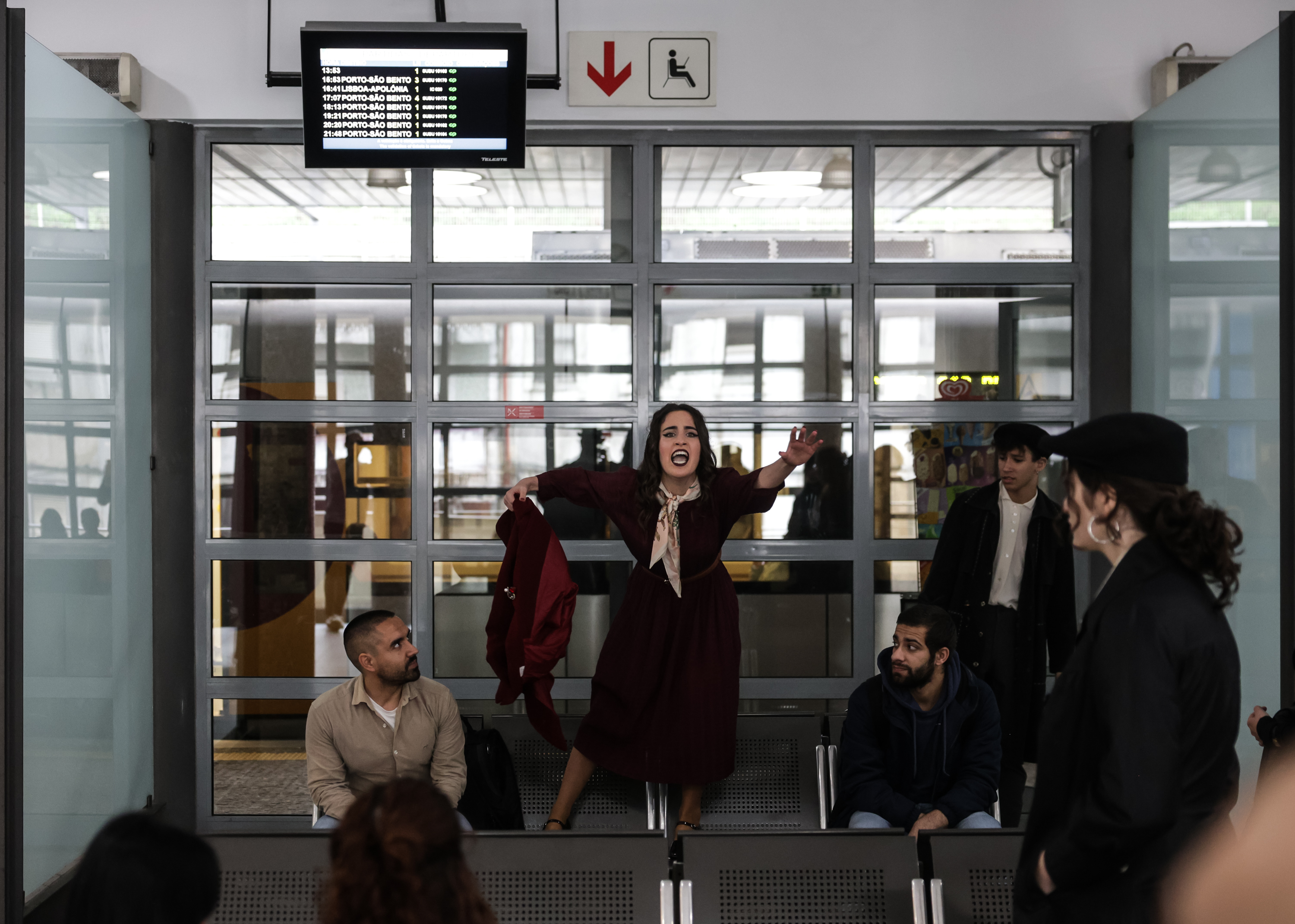 Thumbnail da galeria Peça de Teatro Guimarães